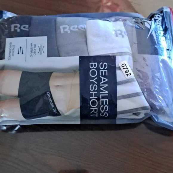 REEBOK BOY SHORTS PKG 5. SIZE M - Picture 8 of 8